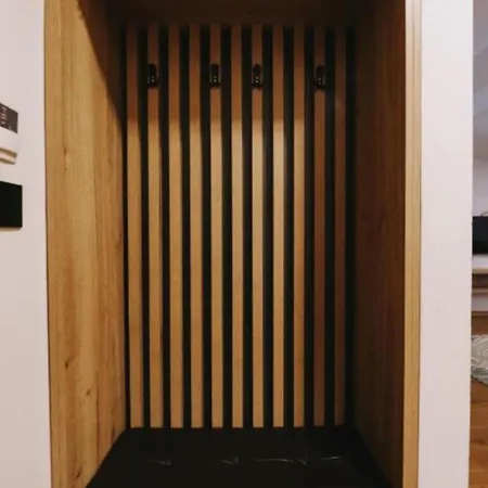 Jahorinska - Skyline *